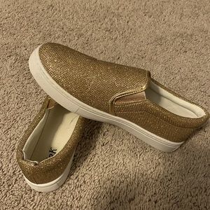 Women’s gold sparkle casual sneakers